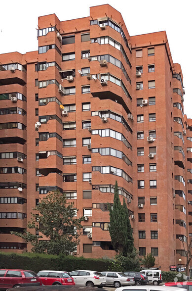 Calle De Pedro Rico, 31, Madrid, Madrid en alquiler - Foto del edificio - Imagen 2 de 2