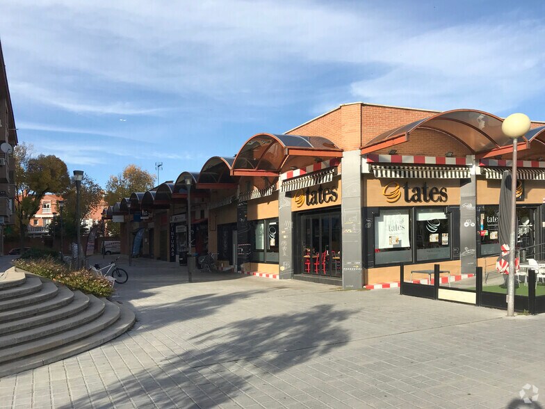 Avenida de Viñuelas, 45, Tres Cantos, Madrid en venta - Foto del edificio - Imagen 2 de 3