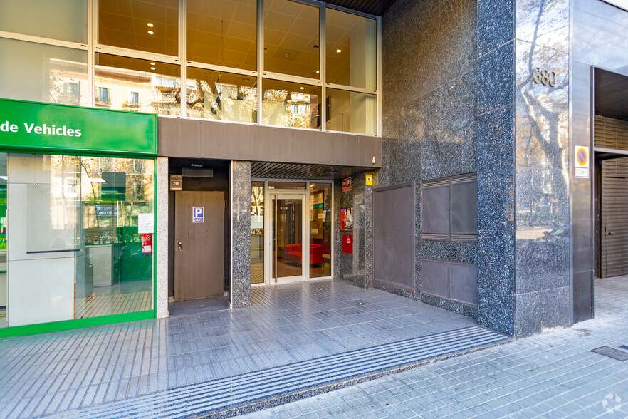 Gran Vía De Les Corts Catalanes, 680, Barcelona, Barcelona en alquiler - Foto del edificio - Imagen 2 de 4