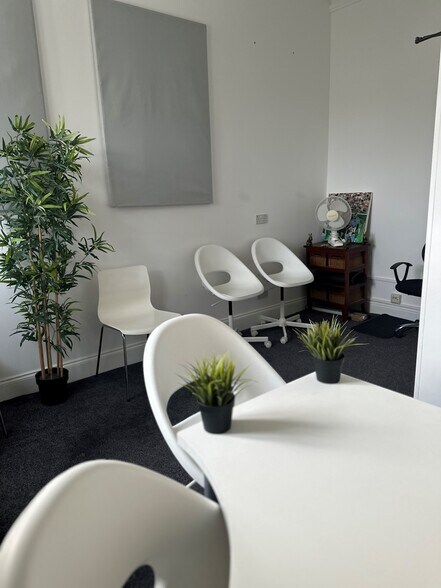 82 Great North Rd, Hatfield en alquiler - Foto del interior - Imagen 2 de 7