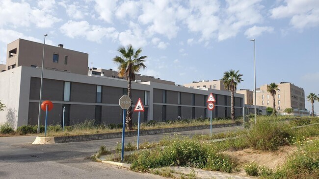 Más detalles de Avenida de Andalucía, 13, Mairena del Aljarafe - Local en venta
