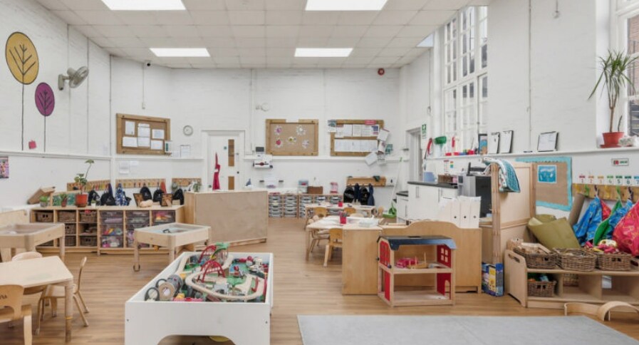 34 Half Acre, Brentford en venta - Foto del interior - Imagen 2 de 4