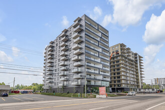 680-700 Rte Des Rivières, Lévis, QC en alquiler Foto del edificio- Imagen 1 de 13