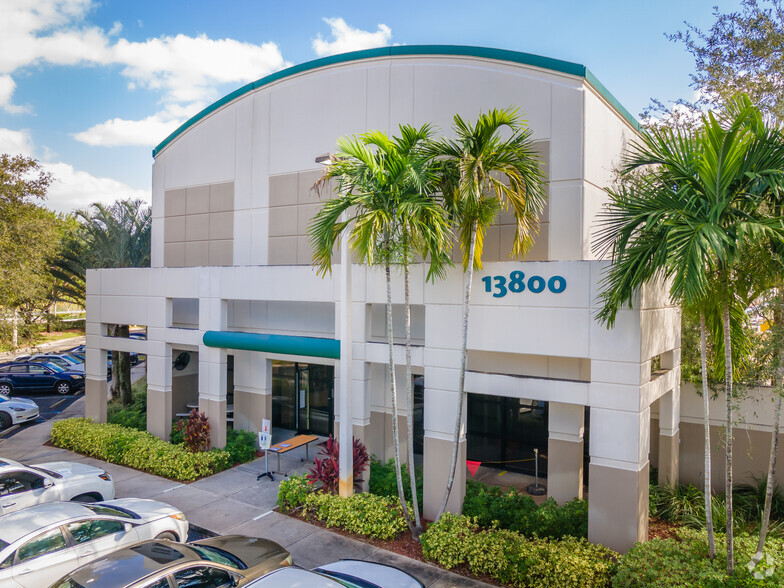 13800 NW 2nd St, Sunrise, FL en alquiler - Foto del edificio - Imagen 1 de 19