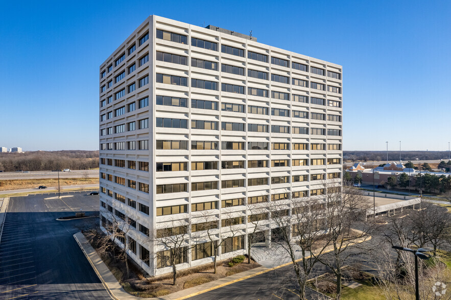 1051 Perimeter Dr, Schaumburg, IL en alquiler - Foto del edificio - Imagen 2 de 11