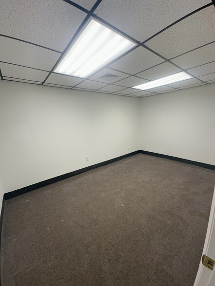 2115 N 22nd St, Tampa, FL en alquiler - Foto del interior - Imagen 3 de 8