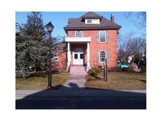 Más detalles de 1391 Ontario St, Burlington, ON - Oficina en venta