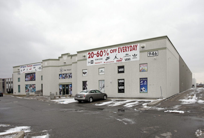 946 Edgeley Blvd, Vaughan, ON en alquiler - Foto principal - Imagen 1 de 2