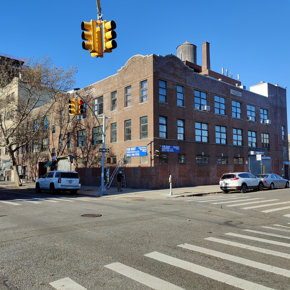 3607 36th Ave, Long Island City, NY en alquiler - Foto del edificio - Imagen 1 de 8