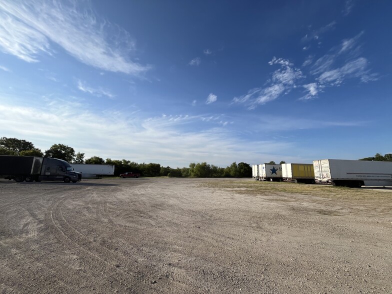 5326 Winneway Dr, San Antonio, TX en alquiler - Foto del edificio - Imagen 3 de 6