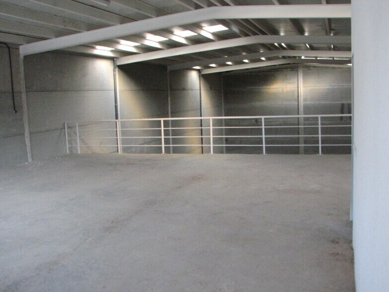 Nave en San Martín de la Vega, Madrid en venta - Foto del edificio - Imagen 2 de 13