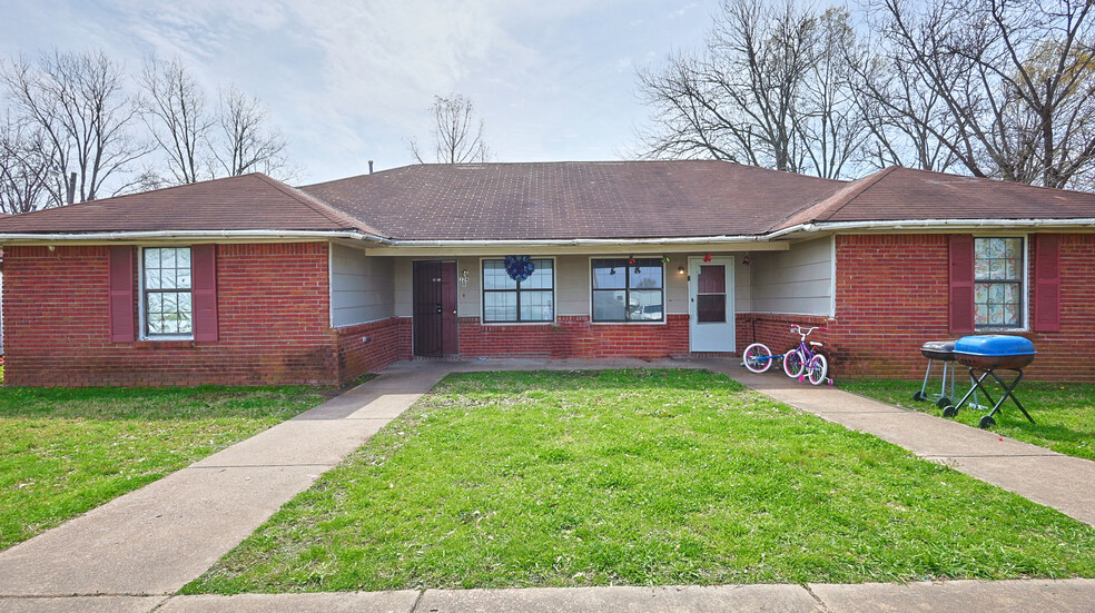 228 Tyler St, Leland, MS en venta - Foto del edificio - Imagen 2 de 9