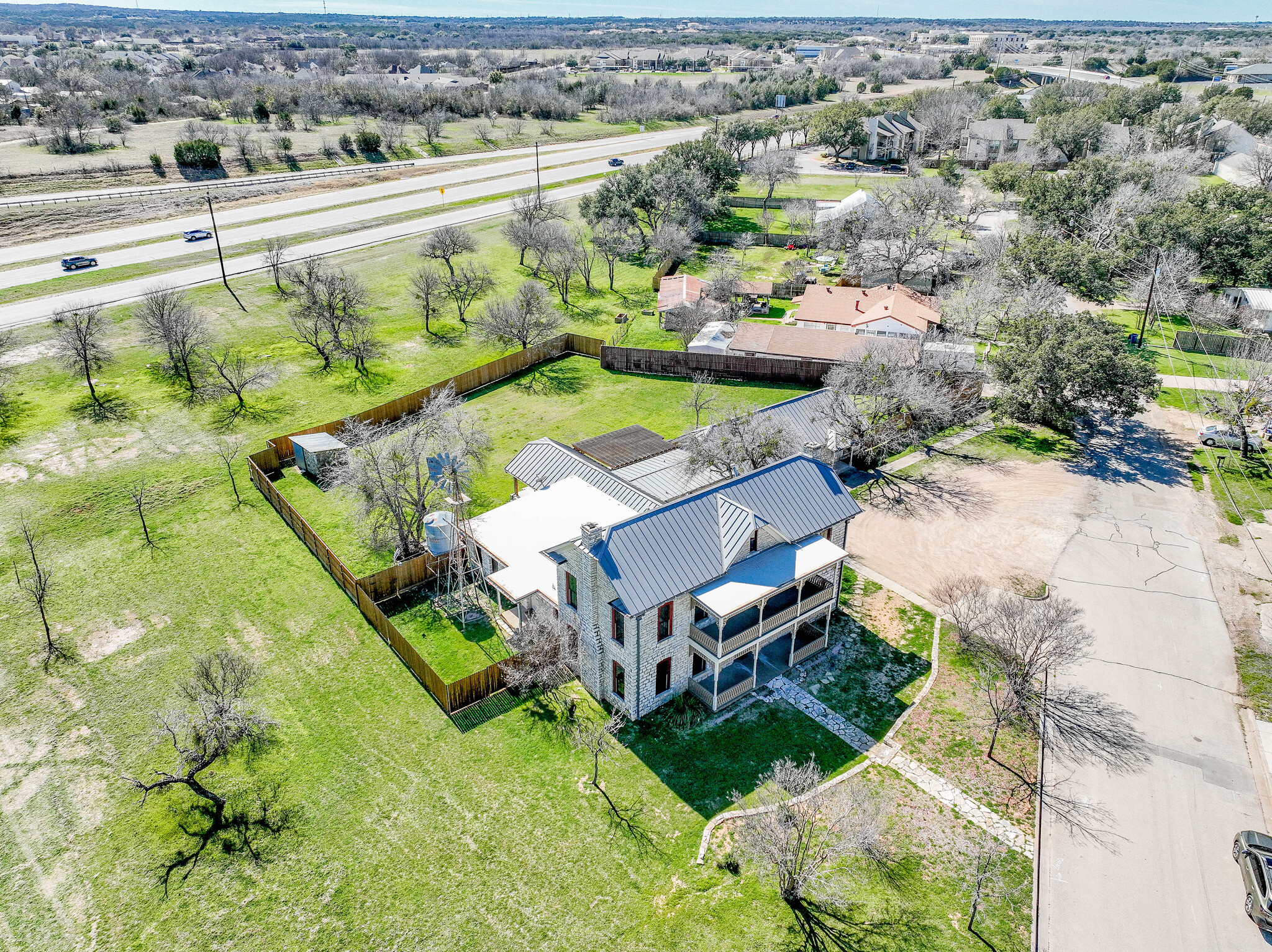 703 Spring St, Granbury, TX en venta Foto del edificio- Imagen 1 de 12