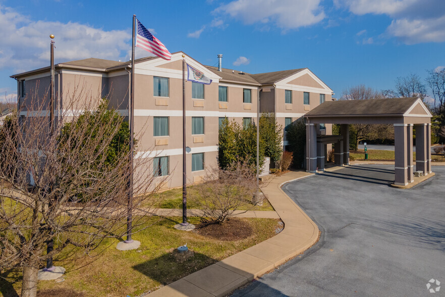 70 Maddex Square Dr, Shepherdstown, WV en venta - Foto del edificio - Imagen 2 de 3