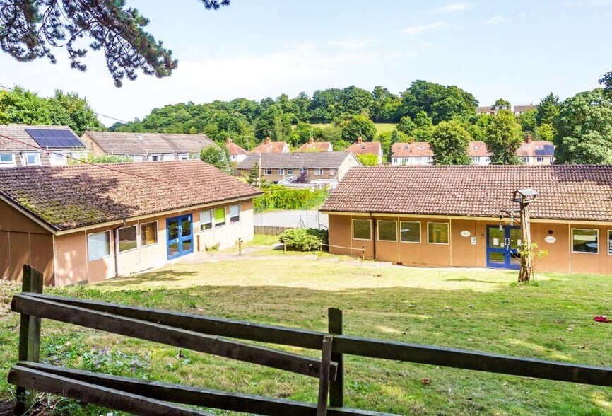 99 Hemdean Rd, Reading en venta - Foto del edificio - Imagen 2 de 9
