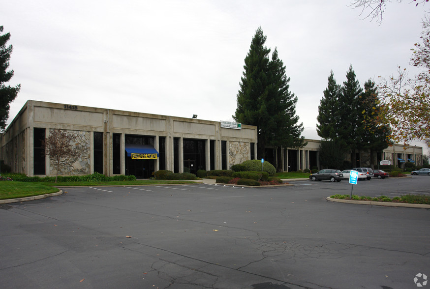 11415 Folsom Blvd, Rancho Cordova, CA en alquiler - Foto del edificio - Imagen 3 de 6