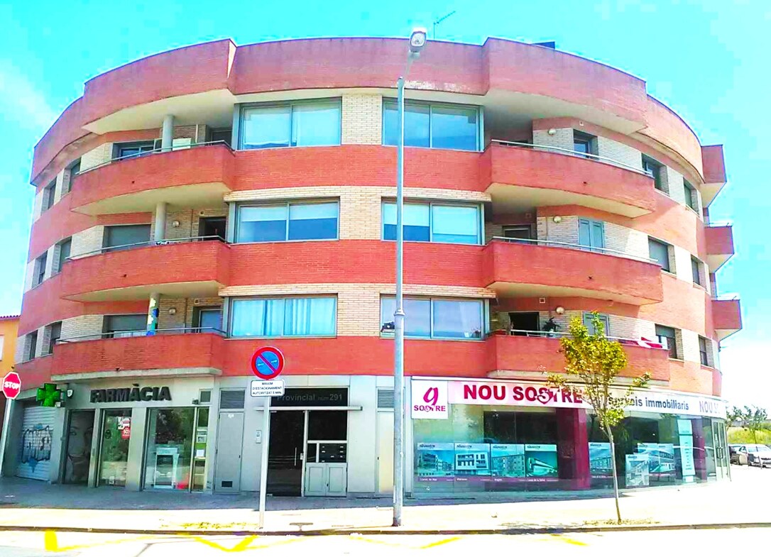 Edificio residencial en Cassà de la Selva, Gerona en venta Foto principal- Imagen 1 de 2