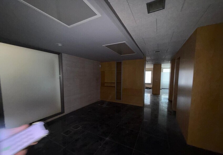 Local en València en venta - Foto del edificio - Imagen 2 de 11