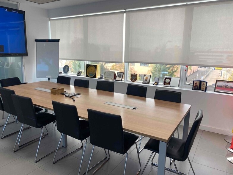 Nave en Torrejón de Ardoz, Madrid en alquiler - Foto del edificio - Imagen 2 de 8