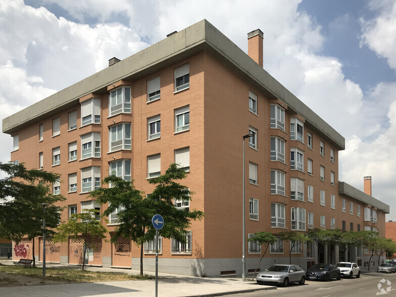 Calle Beatriz Galindo, 7, San Sebastián De Los Reyes, Madrid en alquiler - Foto del edificio - Imagen 2 de 2