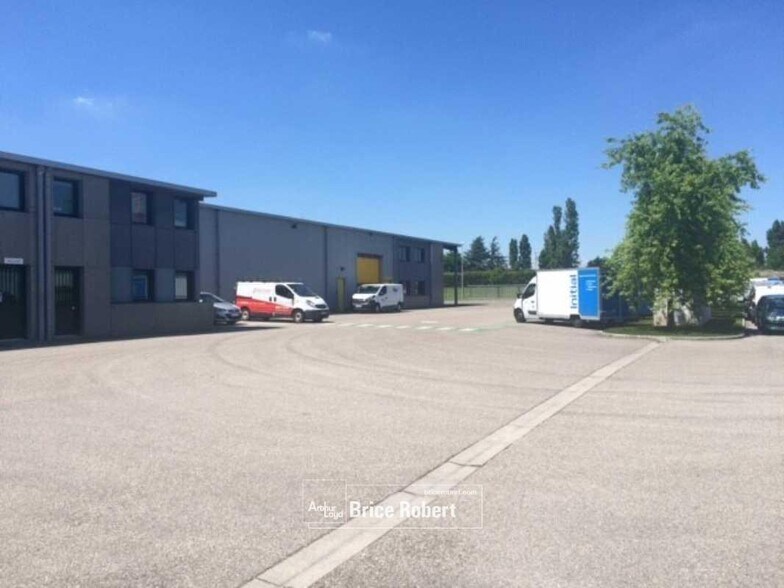 Oficina en Vaulx-en-Velin en alquiler - Foto del edificio - Imagen 3 de 4