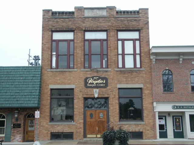 200 E 3rd St, Imlay City, MI en venta - Foto del edificio - Imagen 1 de 5