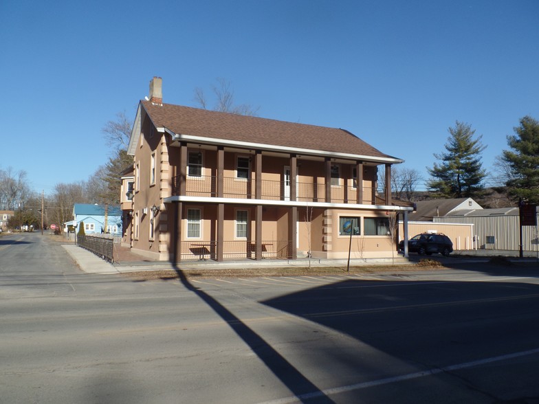 90 Sullivan St, Wurtsboro, NY en alquiler - Foto del edificio - Imagen 1 de 7