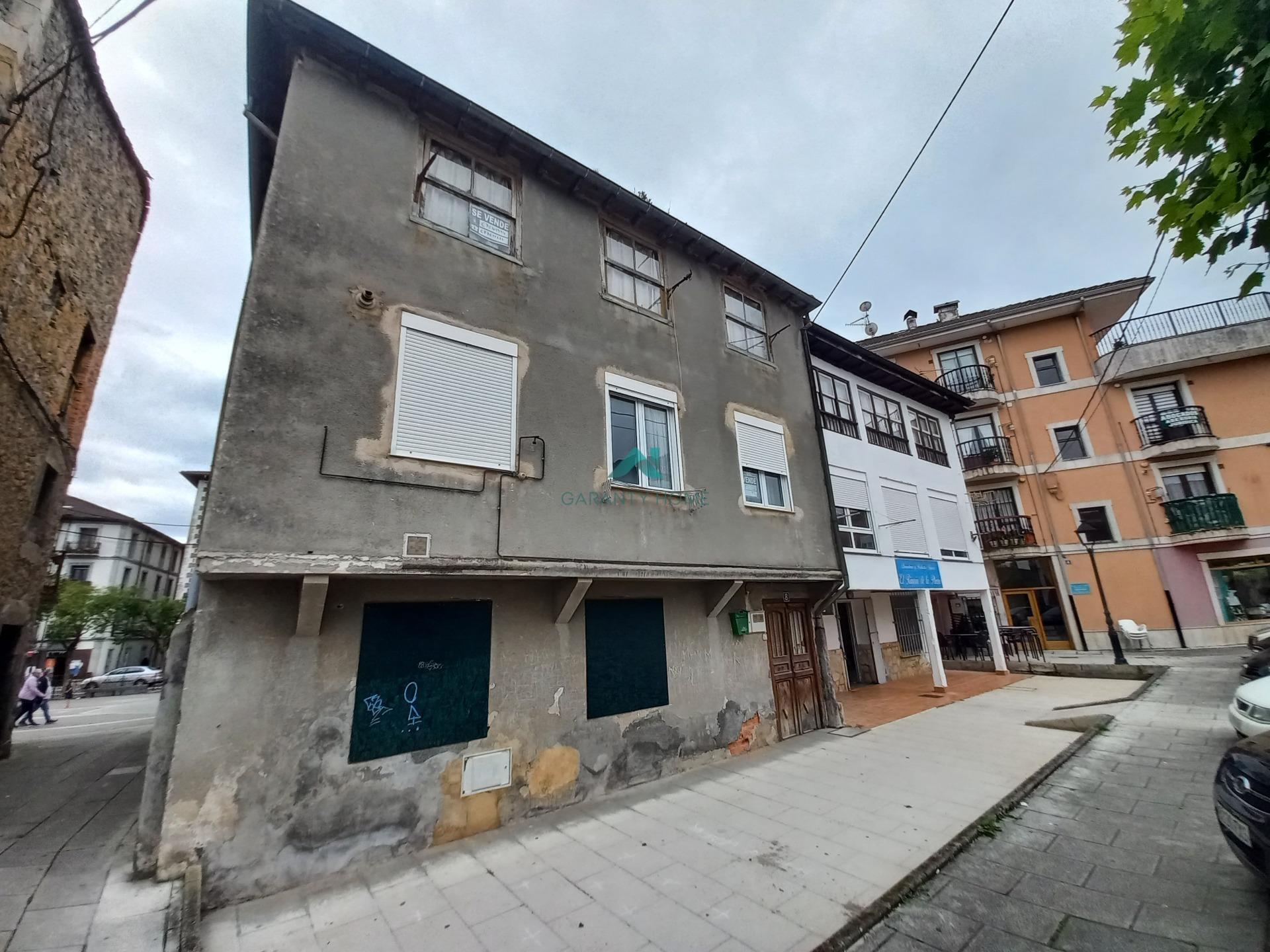 Edificio residencial en RAMALES DE LA VICTORIA, Cantabria en venta Foto del edificio- Imagen 1 de 12