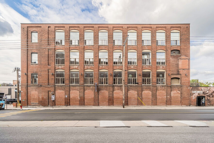 4035 Rue Saint-Ambroise, Montréal, QC en alquiler - Foto del edificio - Imagen 1 de 12