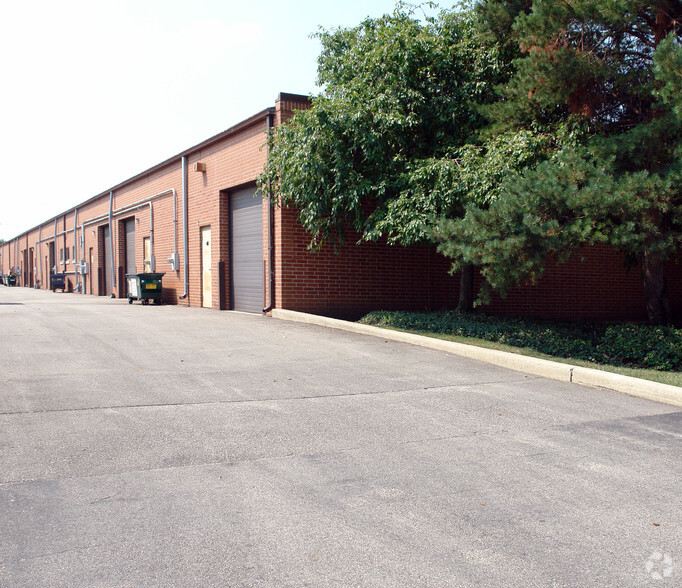 3885 Industrial Ave, Rolling Meadows, IL en venta - Foto del edificio - Imagen 3 de 13