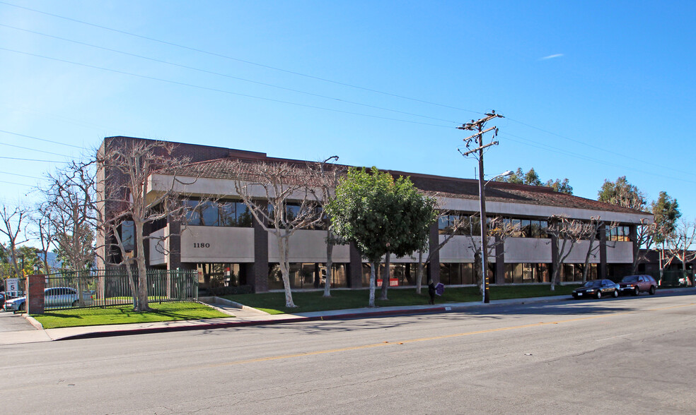 1180 Durfee Ave, South El Monte, CA en alquiler - Foto del edificio - Imagen 1 de 5