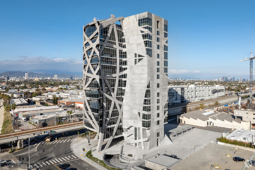 5790 W Jefferson Blvd, Los Angeles, CA en alquiler - Foto del edificio - Imagen 2 de 12