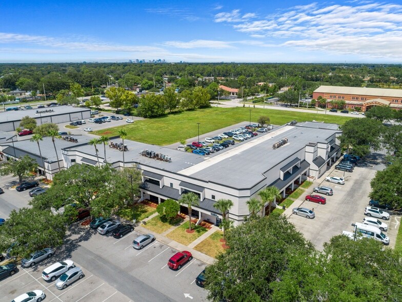 5449 S Semoran Blvd, Orlando, FL en alquiler - Foto del edificio - Imagen 1 de 15