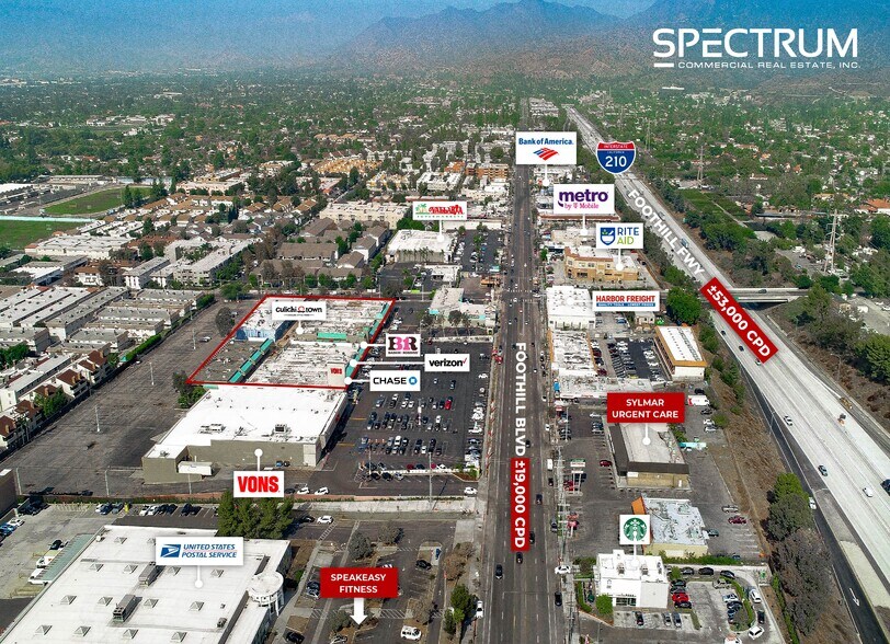13730-13790 Foothill Blvd, Sylmar, CA en alquiler - Foto del edificio - Imagen 2 de 15