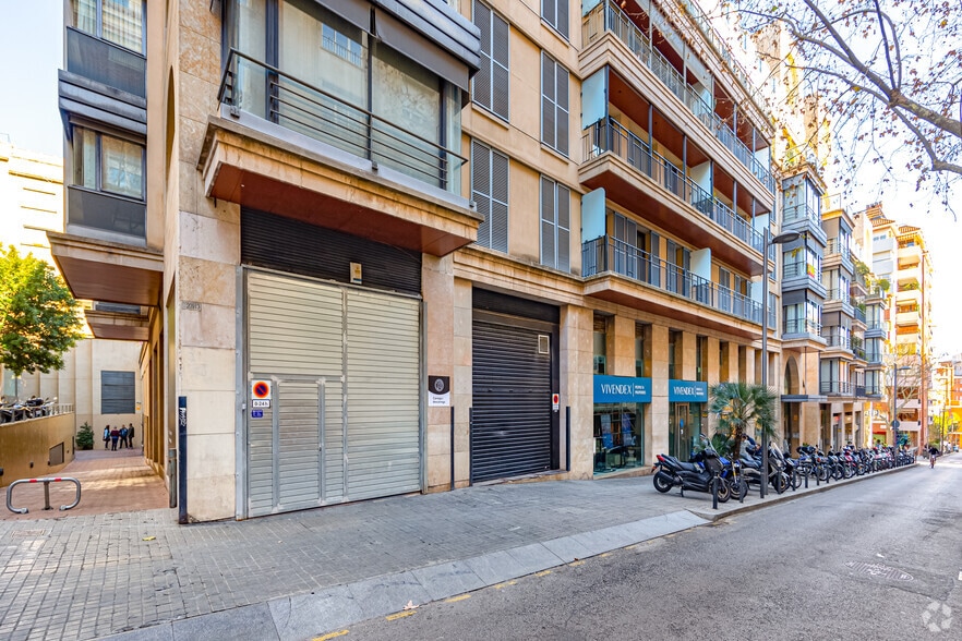 Carrer de Folgueroles, 17, Barcelona, Barcelona en alquiler - Foto del edificio - Imagen 2 de 7