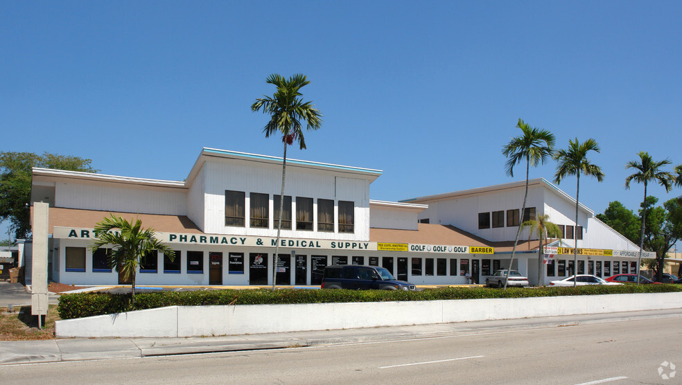 5800-5820 N University Dr, Fort Lauderdale, FL en alquiler - Foto del edificio - Imagen 3 de 8