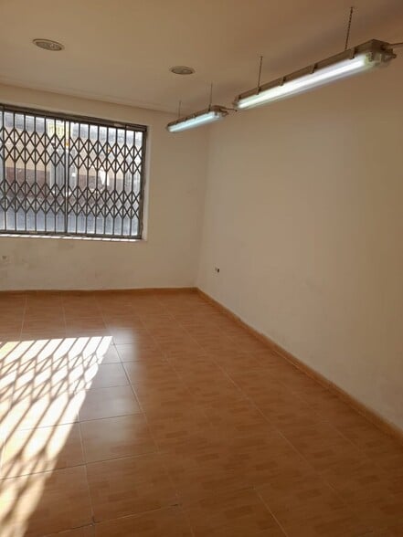 Local en Cáceres en alquiler - Foto del edificio - Imagen 2 de 12