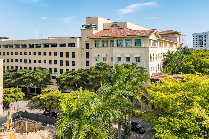 4425 Ponce de Leon Blvd, Coral Gables, FL en alquiler - Foto del edificio - Imagen 2 de 7