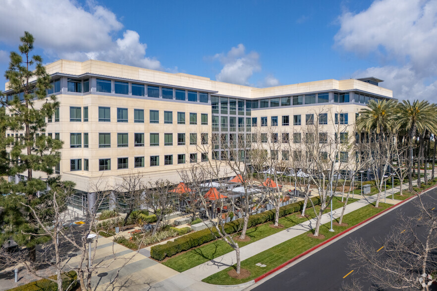 120 Vantis, Aliso Viejo, CA en alquiler - Foto del edificio - Imagen 1 de 19