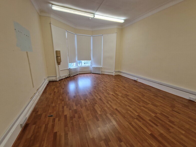 308 Albert Dr, Glasgow en venta - Foto del edificio - Imagen 3 de 5