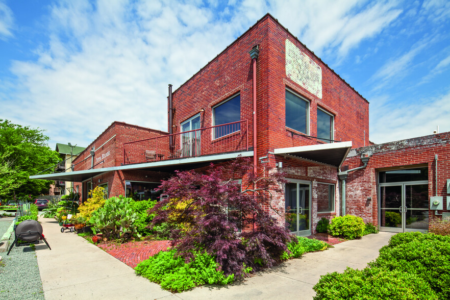 106 S Greensboro St, Carrboro, NC en alquiler - Foto del edificio - Imagen 1 de 5