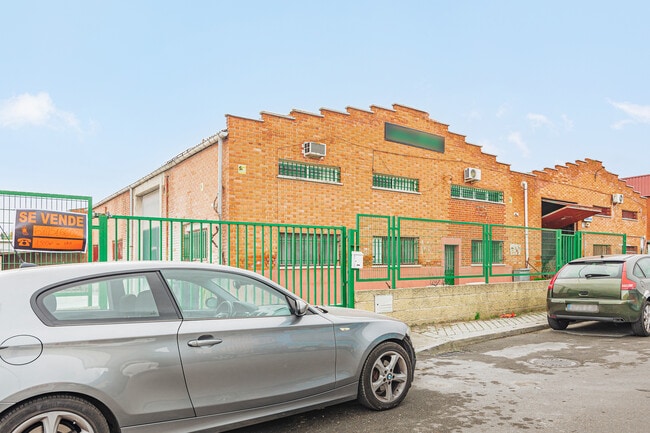 Más detalles de Calle Jacinto Benavente, 7-9, Paracuellos de Jarama - Nave en venta