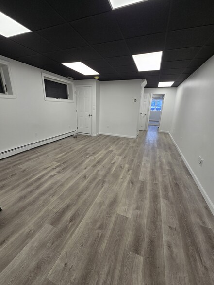 133 Cortland St, Lindenhurst, NY en alquiler - Foto del interior - Imagen 3 de 6