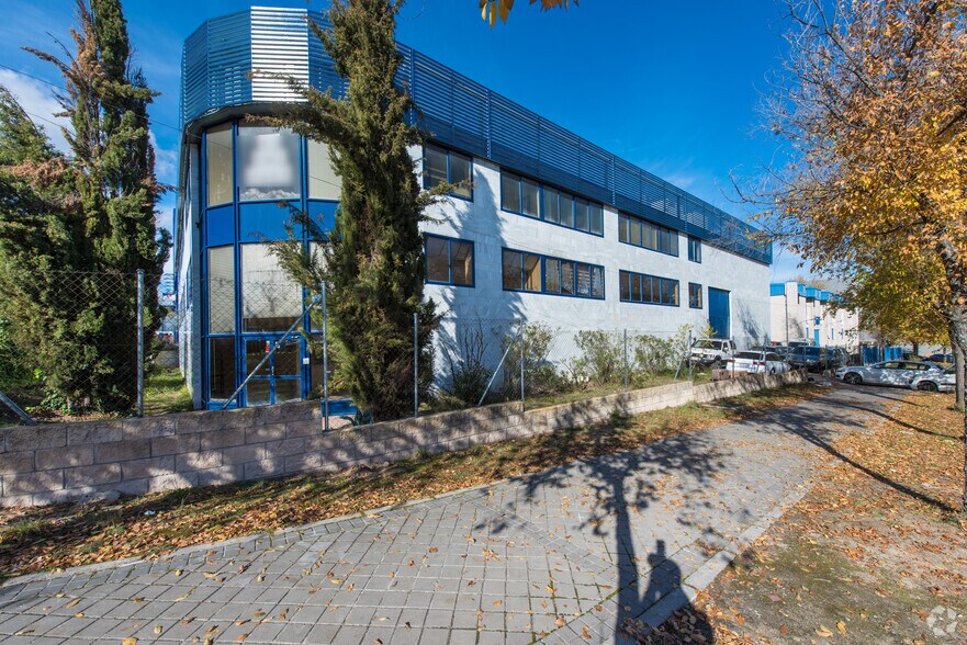 Oficina en Tres Cantos, Madrid en venta - Foto del edificio - Imagen 3 de 52