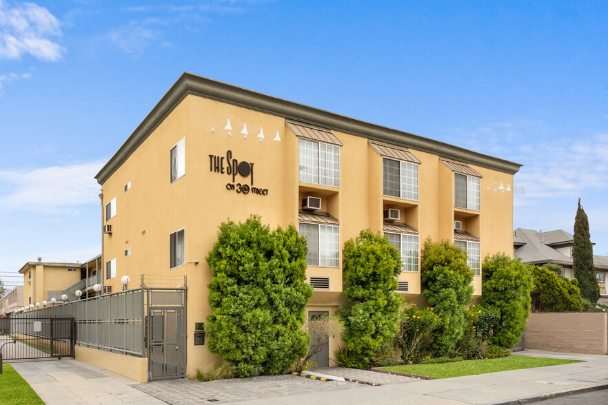 CDI Mgmt Student Housing Portfolio @ USC cartera de 5 inmuebles en venta en LoopNet.es - Foto del edificio - Imagen 2 de 6