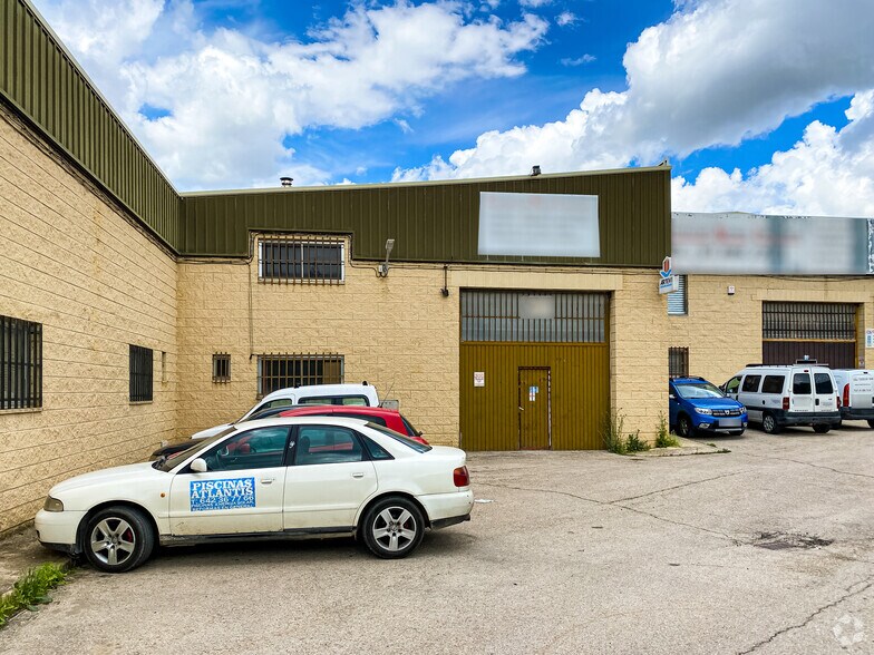 Nave en Loeches, Madrid en venta - Foto del edificio - Imagen 2 de 2