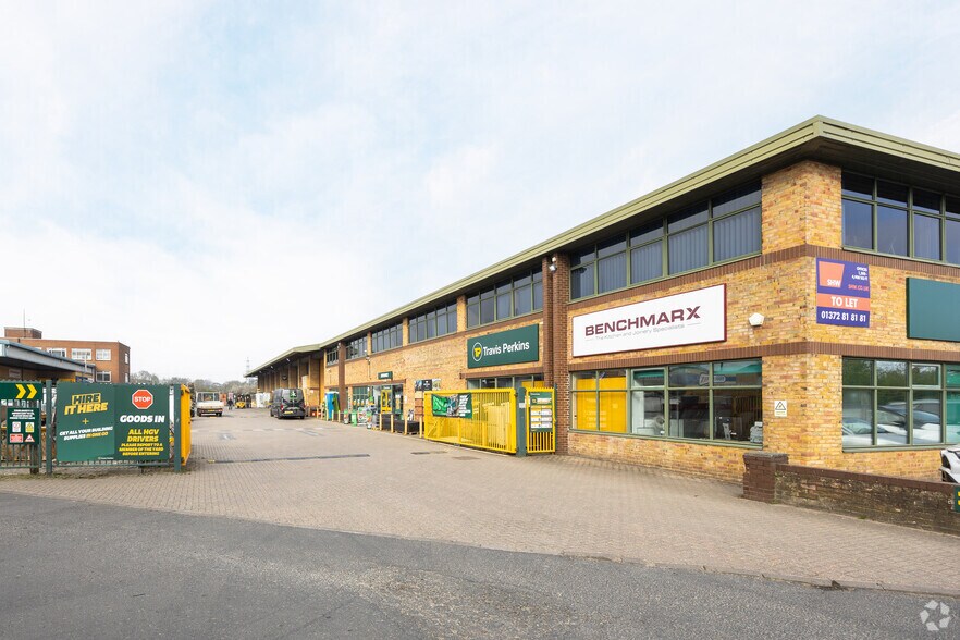 Oak Rd, Leatherhead en alquiler - Foto del edificio - Imagen 3 de 3