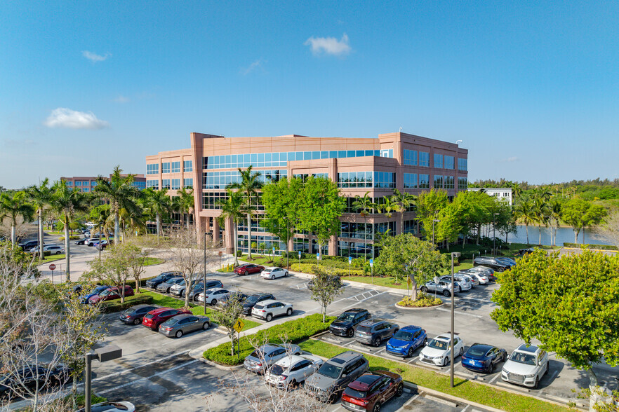 1301 International Pky, Sunrise, FL en alquiler - Foto del edificio - Imagen 1 de 18