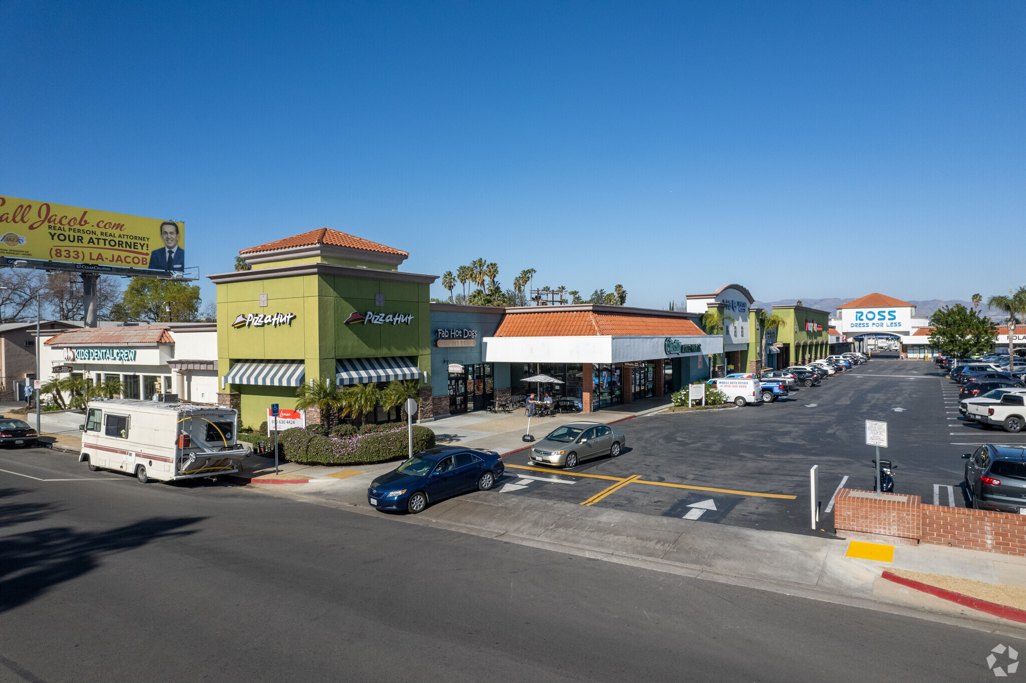 19305-19417 Victory Blvd, Reseda, CA en alquiler Foto principal- Imagen 1 de 6