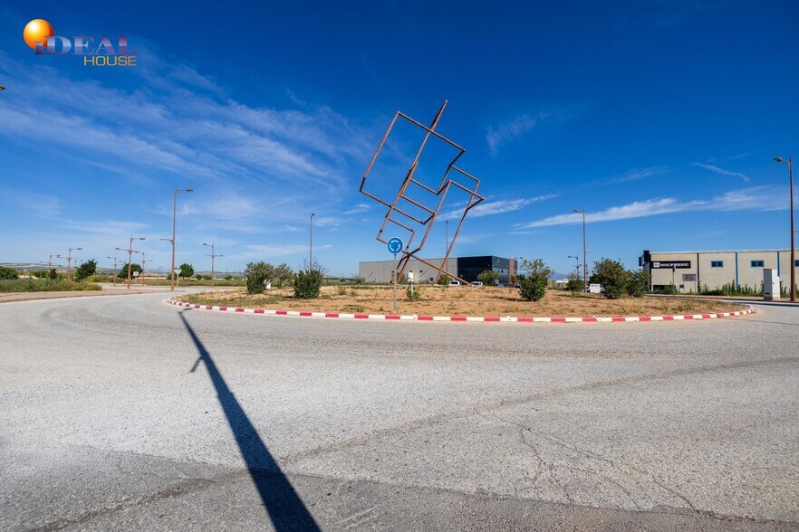 Nave en Escúzar en venta - Foto del edificio - Imagen 3 de 19